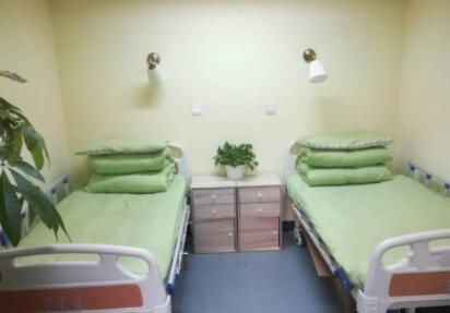 老人住养老院的利弊分析！