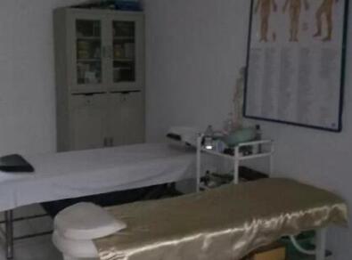 武汉市青山区怡江苑社区养老院_武汉老年护理院价格一览表