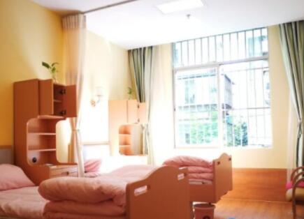 老年康复中心新闻里长者照护之家_昆明五星级养老社区,昆明五星级养老院一个月多少钱