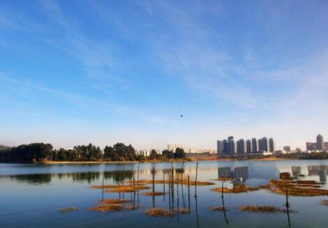 云南鑫湖养护中心_昆明残疾人老年护理院价位多少钱,昆明孤寡老人养老院