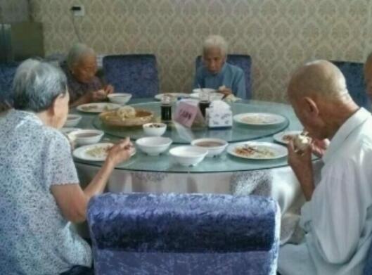 凤凰金秋老年公寓环境图片