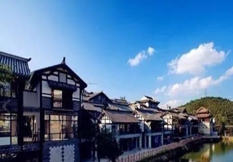 贵州省老年休养中心_黔南州包吃包住养老院一般多少钱费用