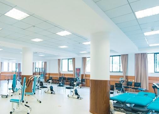 成都赫尔森康复医院养老中心_成都交通方便老年护理院一般多少钱费用