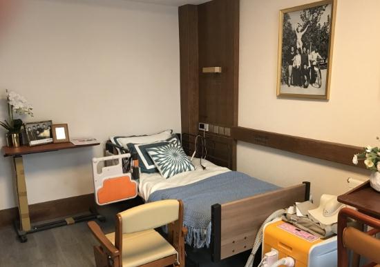 北京国立有医疗条件的养老中心地址在哪，价格多少钱？