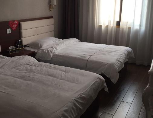 银鹰温泉花园康养基地_昆明7000元养老社区,昆明社区养老保险