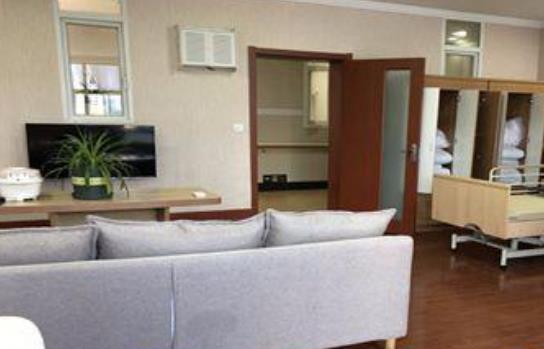 武汉楠山月湖惠养老院_武汉性价比高的老年公寓,武汉老年公寓一个月多少钱