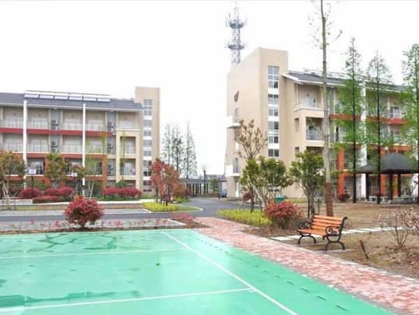 嘉兴市王江泾红景天老年公寓_嘉兴5000元左右养老社区有哪几家,嘉兴养老怎么样