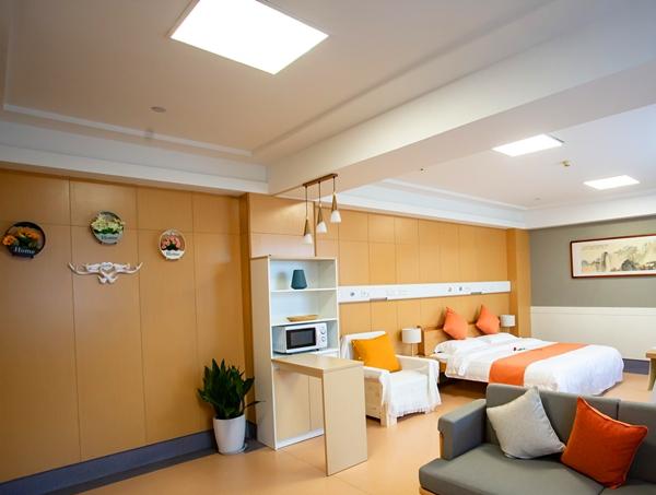 杭州怡宁医院（老年医院）_杭州余杭区环境好的老年护理院一般多少钱费用