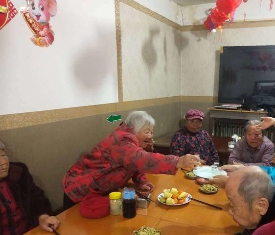 鄂尔多斯市东胜区哈龙老年民俗公寓_鄂尔多斯老年痴呆照护养老院