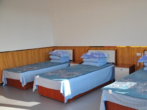 唐山市遵化市金秋园养老中心_唐山3000元左右老年公寓推荐,唐山便宜点的养老院