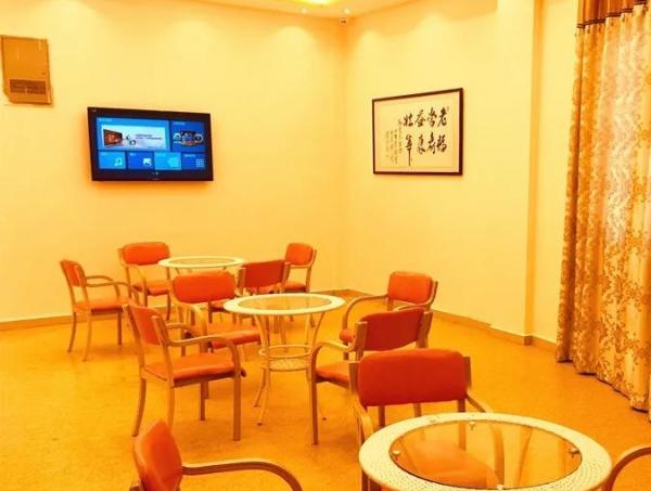 红景天下吕浦老人公寓_温州老年护理院介绍几家,温州老年病医院护士怎么样